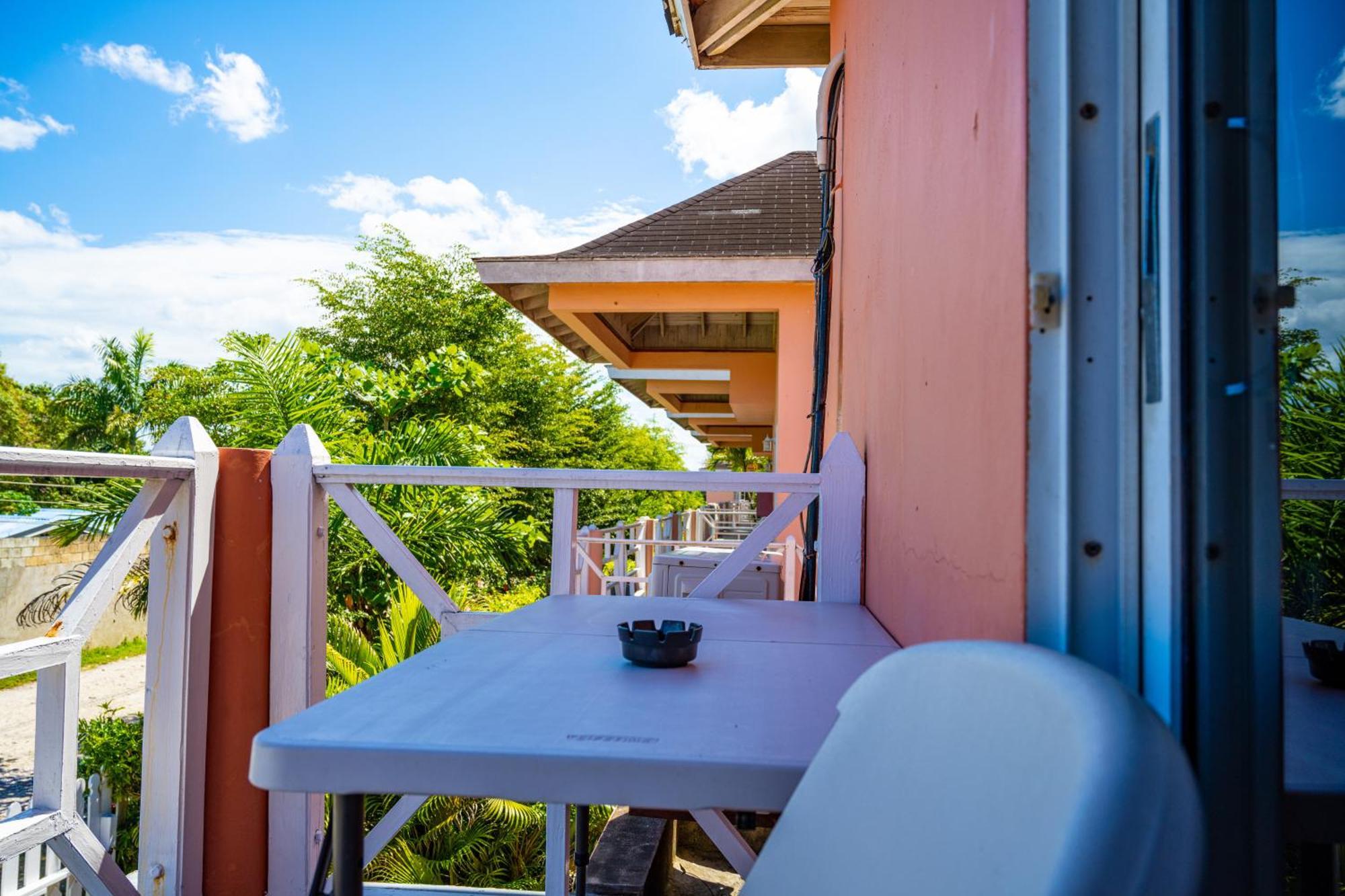 Shields Negril Villas 部屋 写真